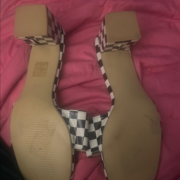 Checkered Slide Sandals - Picture 3 of 3